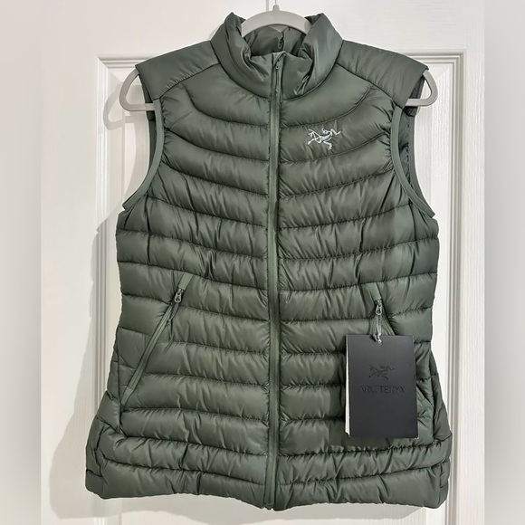 Women’s Arc’Teryx Cerium LT Vest Shorepine Green - Picture 1 of 9